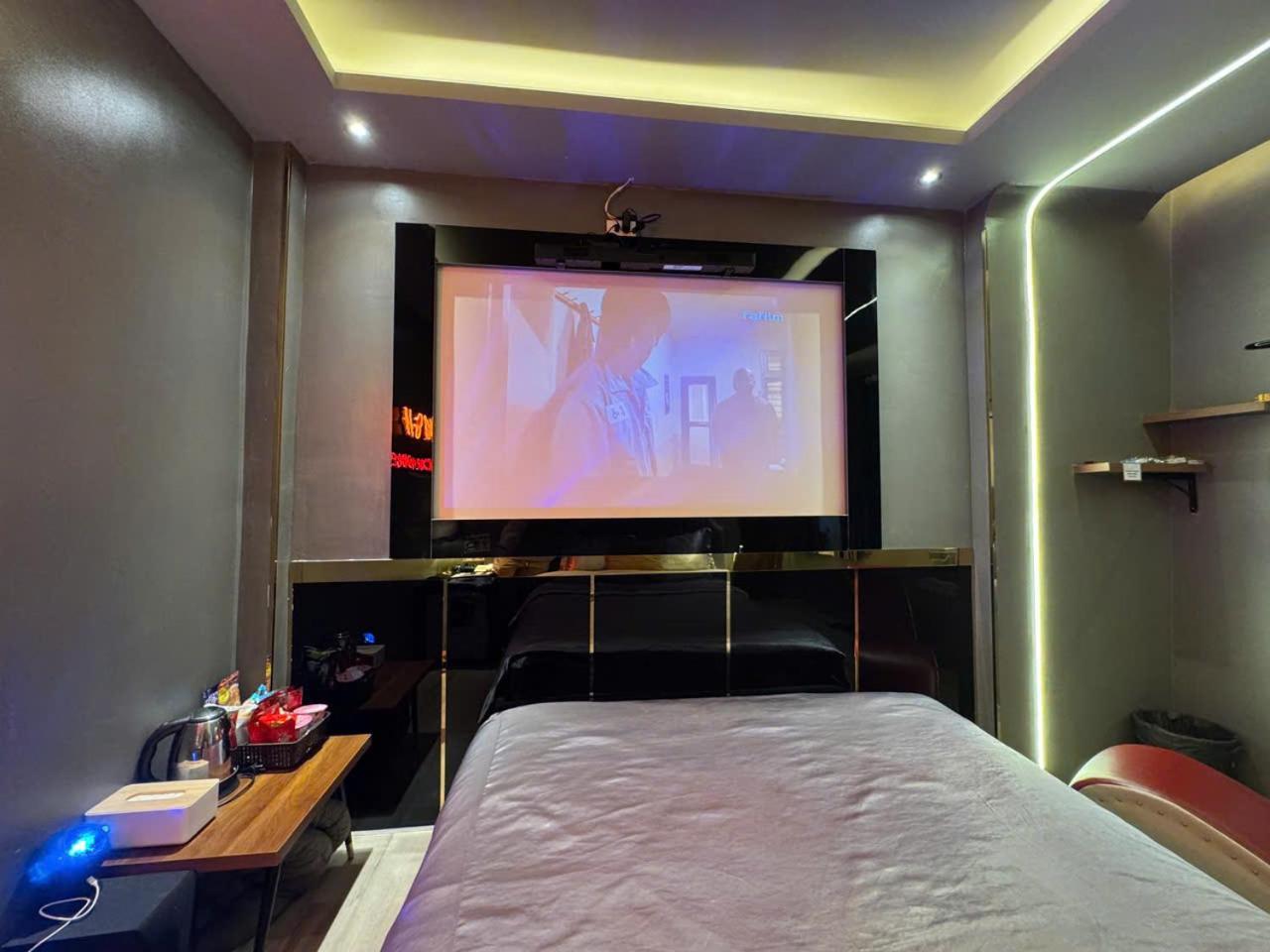 Отель M&H Cinema Хошимин Экстерьер фото